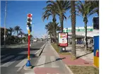 Mupi doble iluminado en la Gran Vía de La Manga, junto al supermercado Día y el hotel Entremares